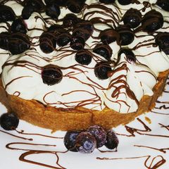 A picture of Toffee cream pie .