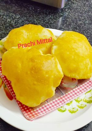 भटूरे (Bhature recipe in hindi) रेसिपी मुख्य फोटो