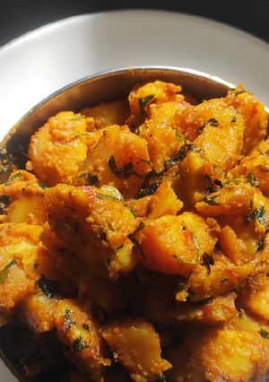 आलू गुटके(ALOO KE GUTKE RECIPE IN HINDI) रेसिपी मुख्य फोटो