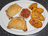 Empanadas de chupe de centolla con camarones