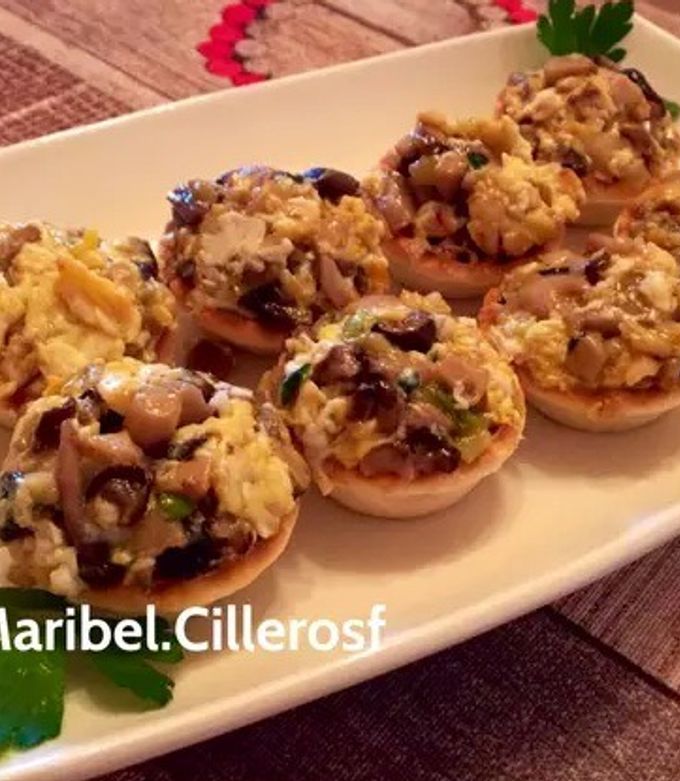 Foto principal de Mini tartaletas rellenas de setas, ajetes y gambas