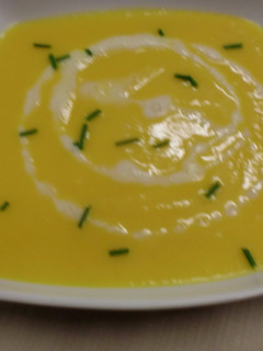 Una foto de Crema fría de de zanahoria al coco