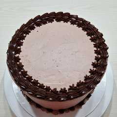 Una foto de Ganache de chocolate y Dulce de leche para relleno y cobertura