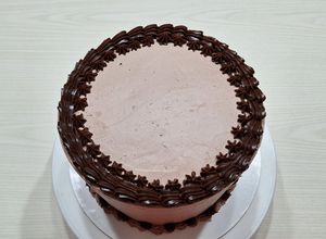 Una foto de Ganache de chocolate y Dulce de leche para relleno y cobertura