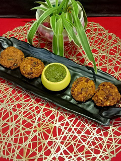 A picture of Dal Vada.