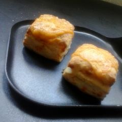 A picture of Cheesy Biscuits.