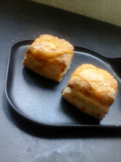 A picture of Cheesy Biscuits.