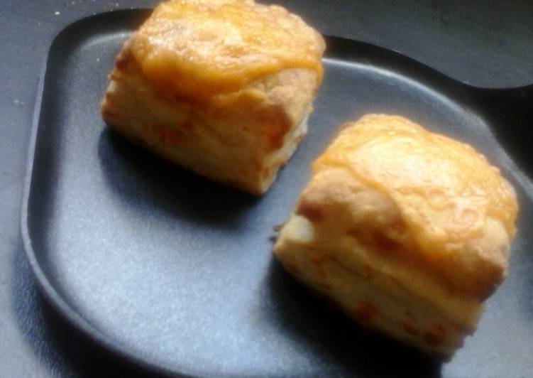 Steps to Make Quick Cheesy Biscuits