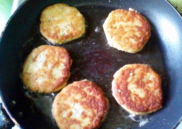 Steps to Prepare Speedy Salmon Cakes