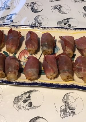Une photo de Pruneaux au jambon cru et mozzarella di buffala