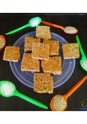 તલ ની ચીક્કી (Tal Chikki recipe in gujarati) રેસીપી મુખ્ય ફોટો