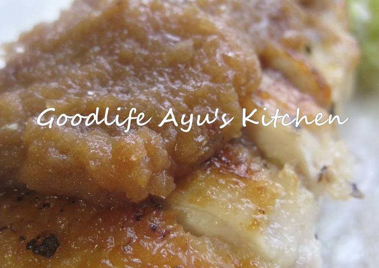 Tender Sauteed Chicken with Onion Sauce