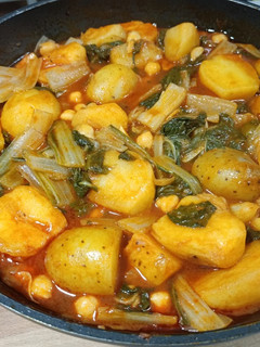 Una foto de Acelgas con patatas y garbanzos