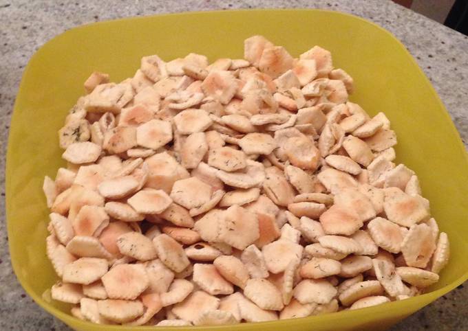 Steps to Prepare Favorite Oyster Crackers Mix