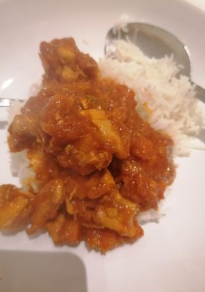 O poză a rețetei Pui curry cu orez.