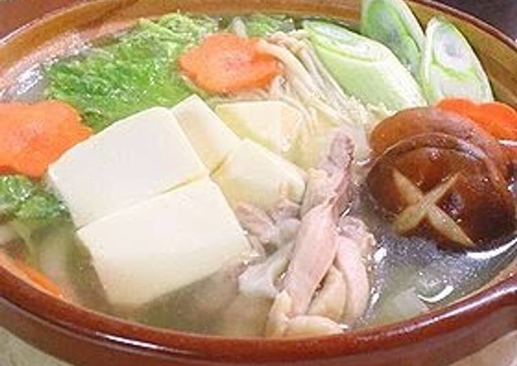 Simple Clear Dashi Stock Hot Pot with Lots of Napa Cabbage