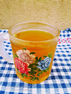 A picture of Healthy Turmeric Tea.