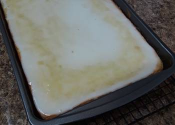 How to Prepare Delicious Lemon Sheet Cake with Lemon Glaze