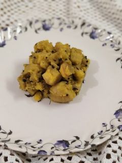 कच्चे केले की सूखी सब्जी (Kacche kele ki sukhi sabzi recipe in hindi) रेसिपी मुख्य फोटो