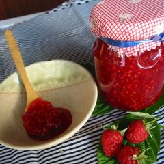 A picture of Raspberry Jam.