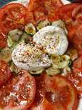 Tomates de temporada con mozzarella de búfala