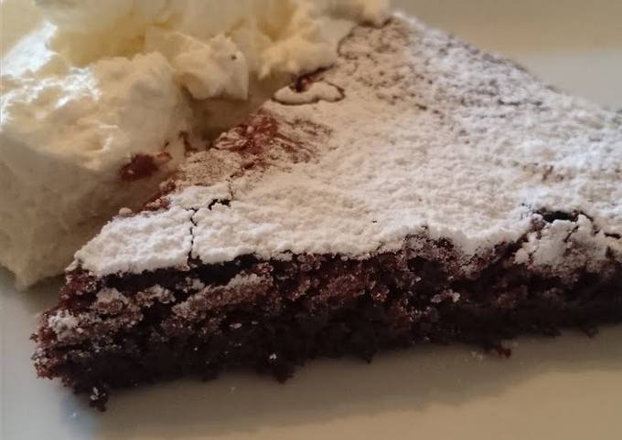 Swedish "kladdkaka" - gooey chocolate cake