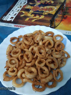 গুজিয়া নিমকি (Gujiya nimki recipe in Bengali) রেসিপির প্রধান ছবি