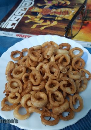 গুজিয়া নিমকি (Gujiya nimki recipe in Bengali) রেসিপির প্রধান ছবি