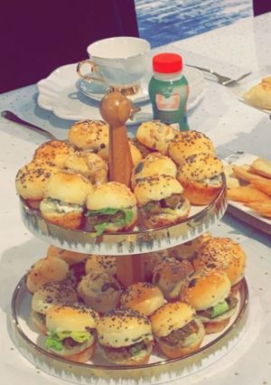 صورة لوصفة سندويشات بعجينة مضبوطه وهشة