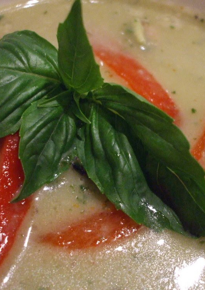 A picture of Kap Khun Kha - Authentic Thai Green Curry.