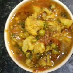 A picture of Coliflower jhol.