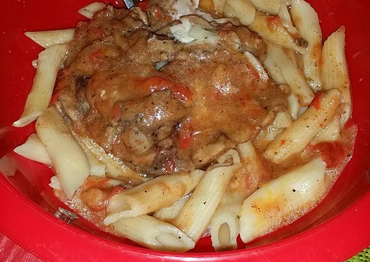 Spicy chicken thigh with penne pasta