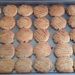 A picture of Peanut butter cookies.