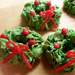 A picture of Country Christmas Wreaths.