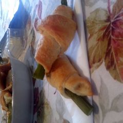 A picture of Cream Cheese asparagus Rolls.