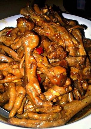 A picture of spicy chicken feet.
