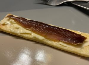 Una foto de Lingote de anchoa con mantequilla ahumada !!!