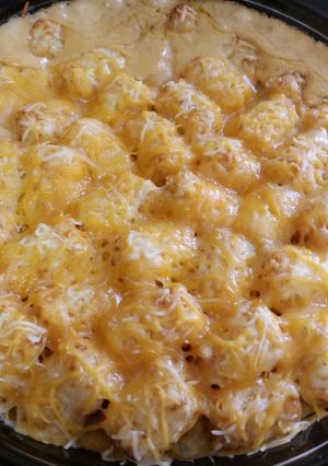 A picture of Cheesy Tater Tot Casserole.