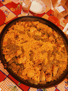 Una foto de Paella valenciana