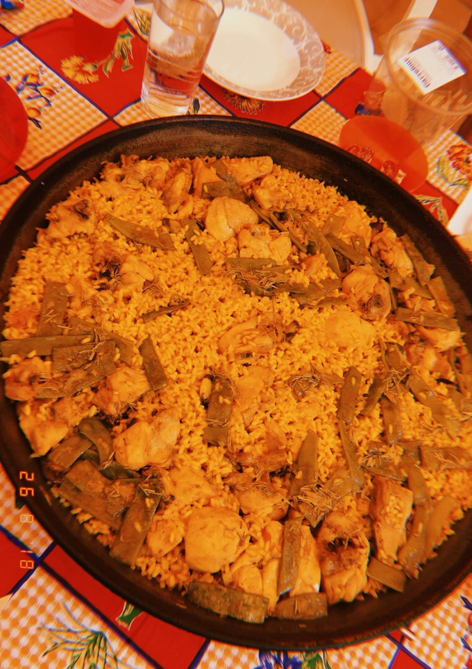 Una foto de Paella valenciana