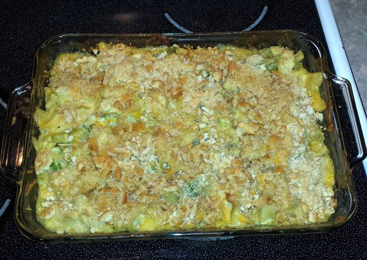 Tuesday Fresh Cheesy chicken broccoli noodle bake