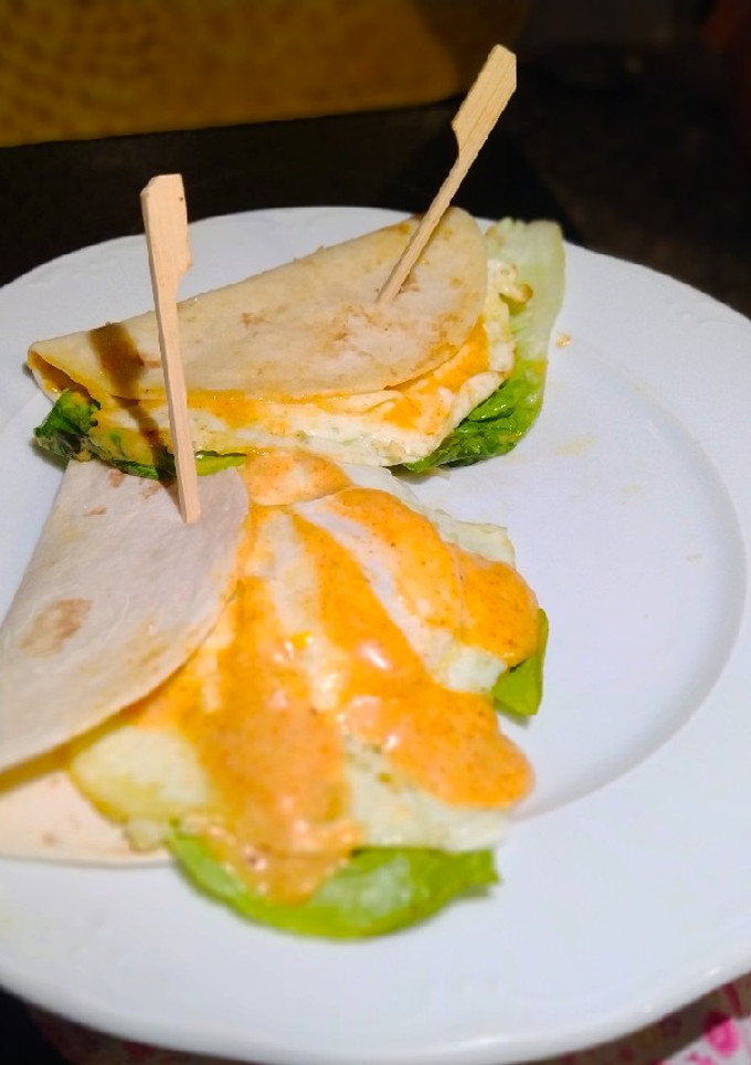 Una foto de Mini Piadinas de Huevo con Salsa de Pimentón a la Miel