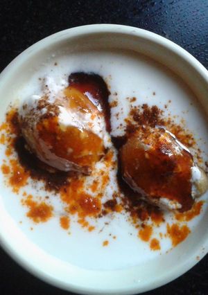 A picture of Dahi vada.