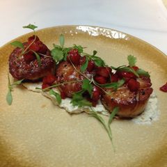 pan seared diver scallops with roasted artichoke,Chevre puree and fried chorizo A picture of pan seared diver scallops with roasted artichoke,Chevre puree and fried chorizo.