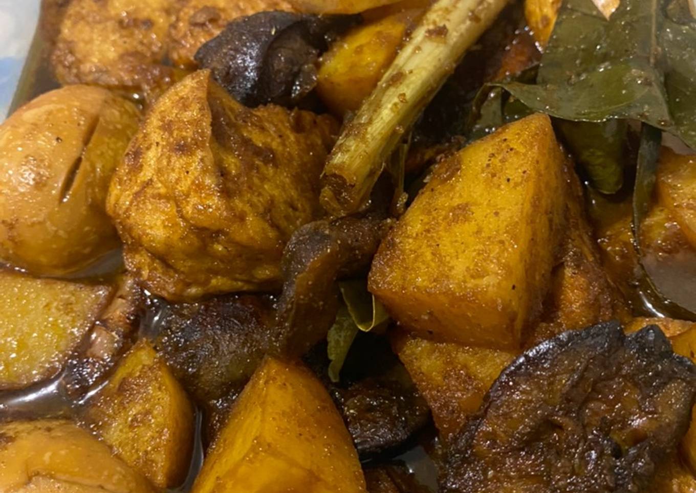 Semur telor tahu kentang ati ampela