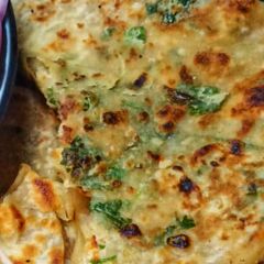 A picture of Pudina paratha.