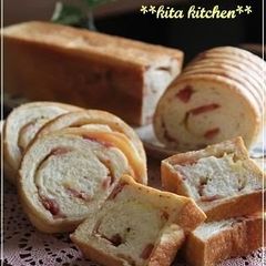 A picture of Bacon & Cheese Mini Bread Log.