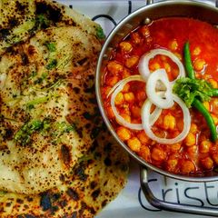 A picture of Amritsari Chole Kulche.
