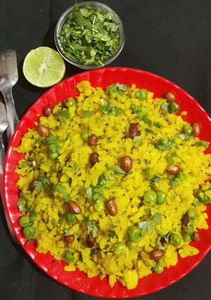 पोहा (poha recipe in Hindi) रेसिपी मुख्य फोटो