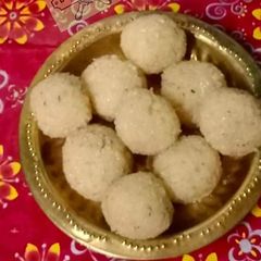 Kheer narkel laddu/Raskara (Bangladesh) A picture of Kheer narkel laddu/Raskara (Bangladesh).